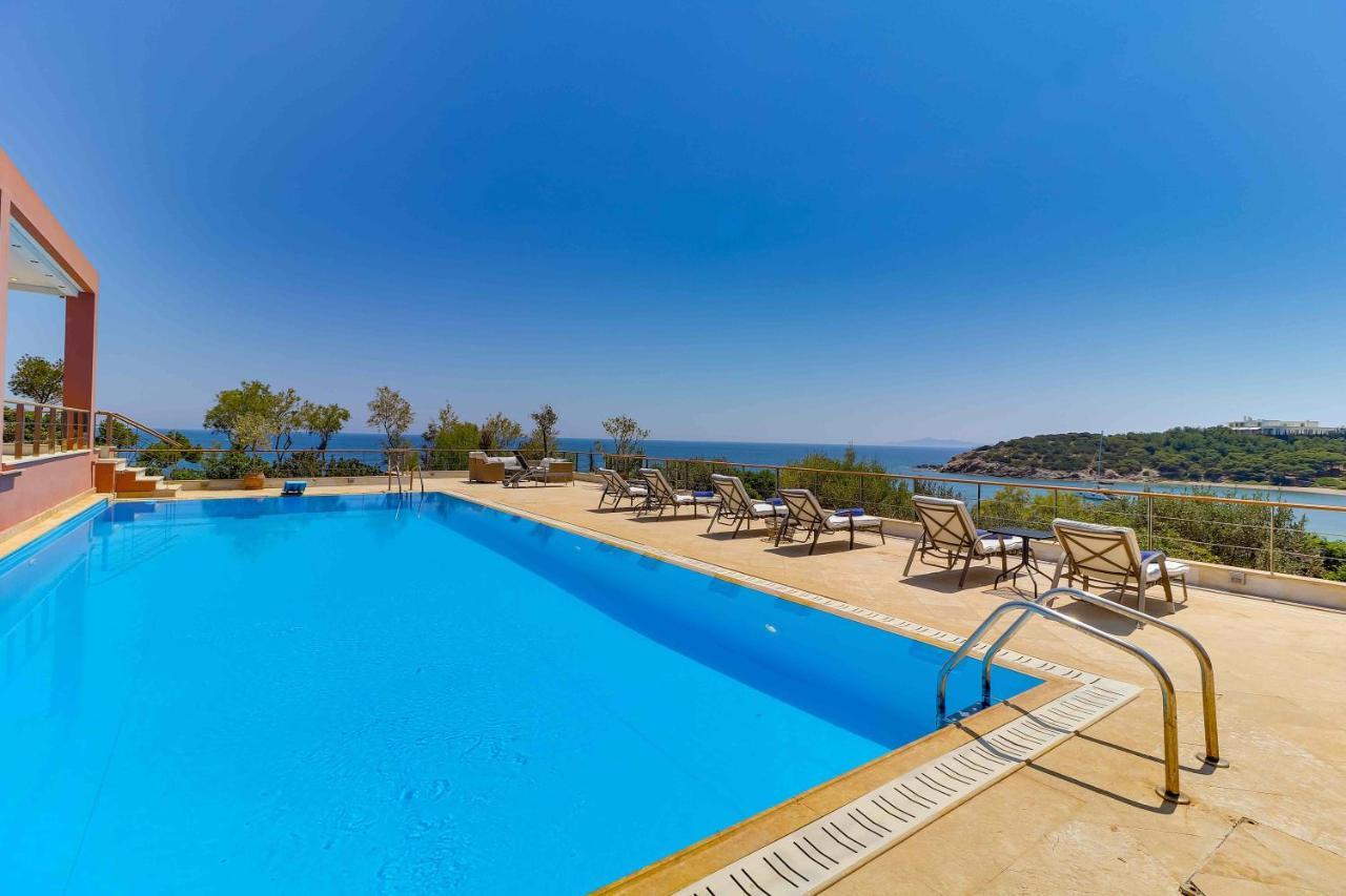Black Diamond Beachfront Pool Villa Pasithea In Sounio, Athens Соунио Екстериор снимка
