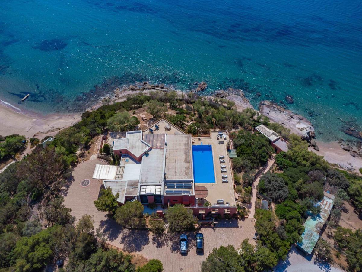 Black Diamond Beachfront Pool Villa Pasithea In Sounio, Athens Соунио Екстериор снимка