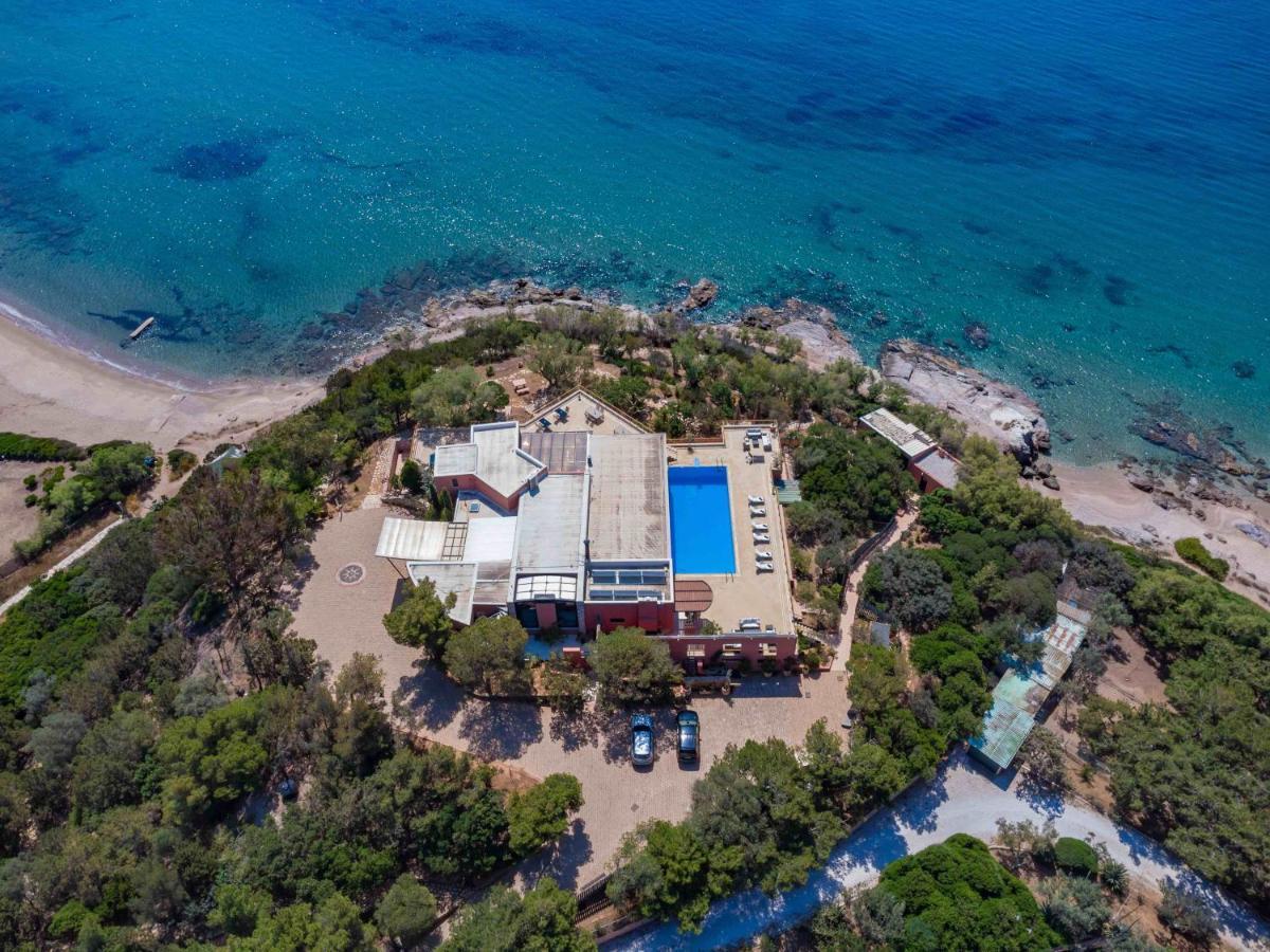 Black Diamond Beachfront Pool Villa Pasithea In Sounio, Athens Соунио Екстериор снимка
