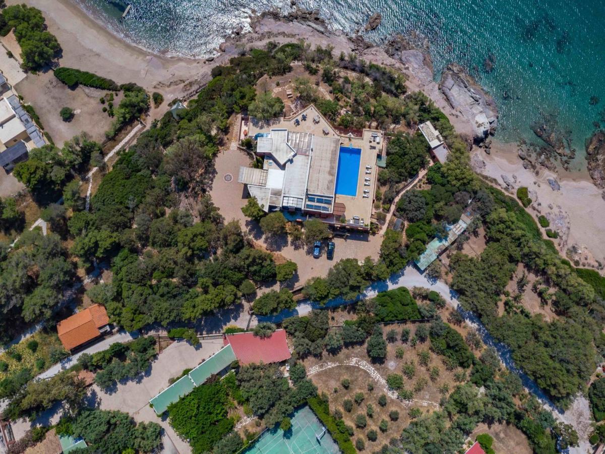 Black Diamond Beachfront Pool Villa Pasithea In Sounio, Athens Соунио Екстериор снимка
