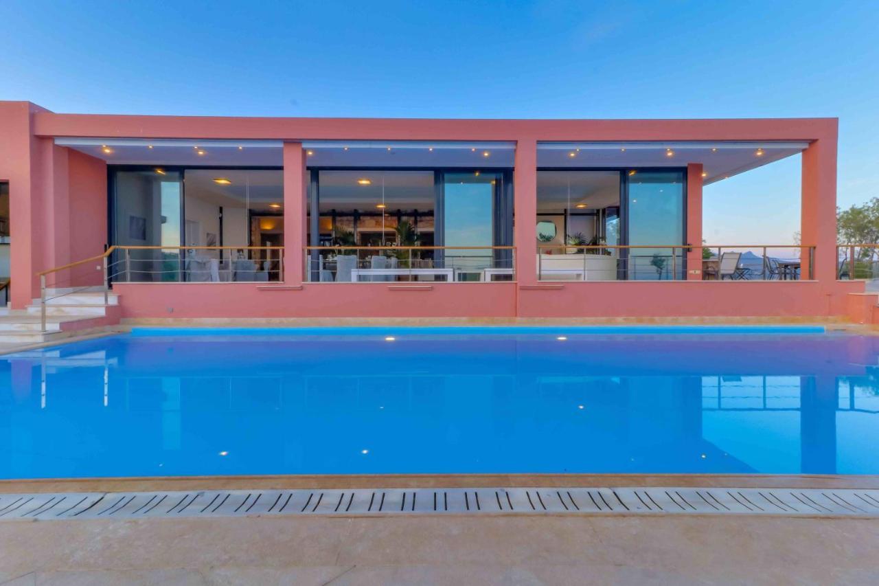Black Diamond Beachfront Pool Villa Pasithea In Sounio, Athens Соунио Екстериор снимка