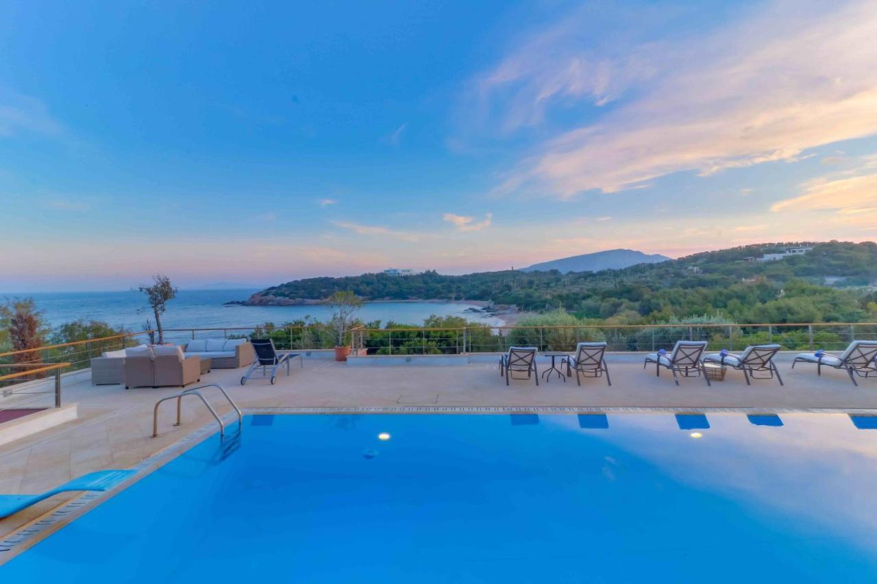 Black Diamond Beachfront Pool Villa Pasithea In Sounio, Athens Соунио Екстериор снимка
