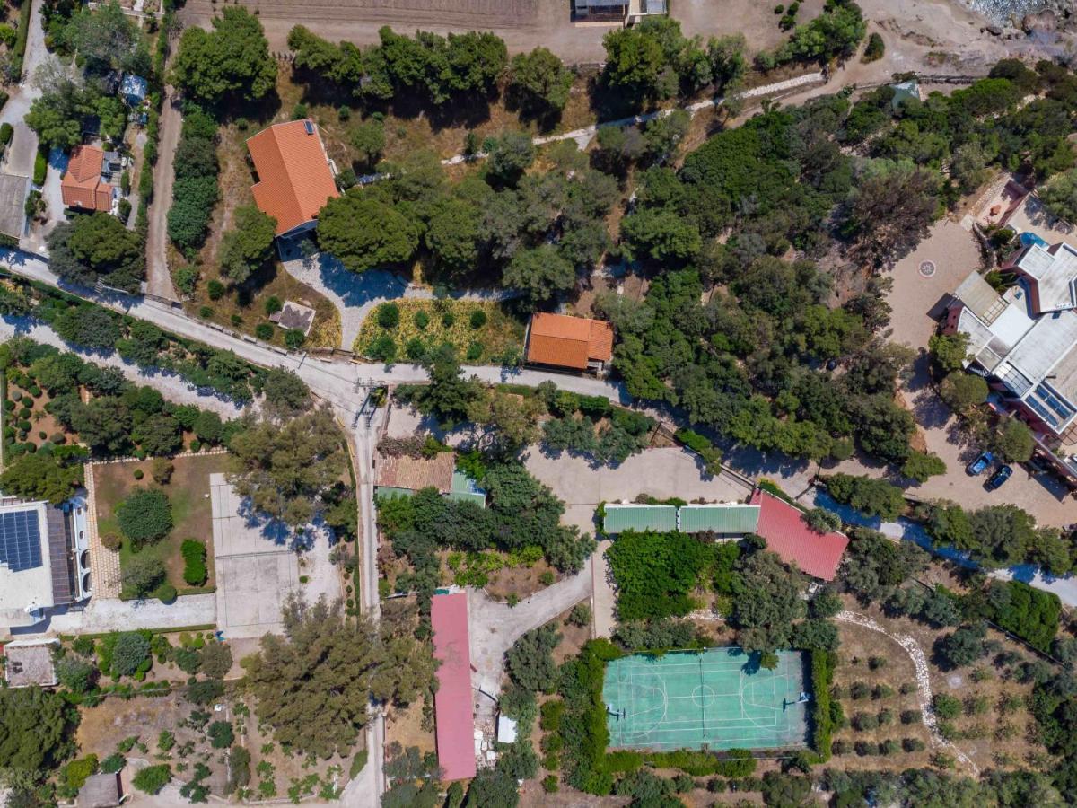 Black Diamond Beachfront Pool Villa Pasithea In Sounio, Athens Соунио Екстериор снимка