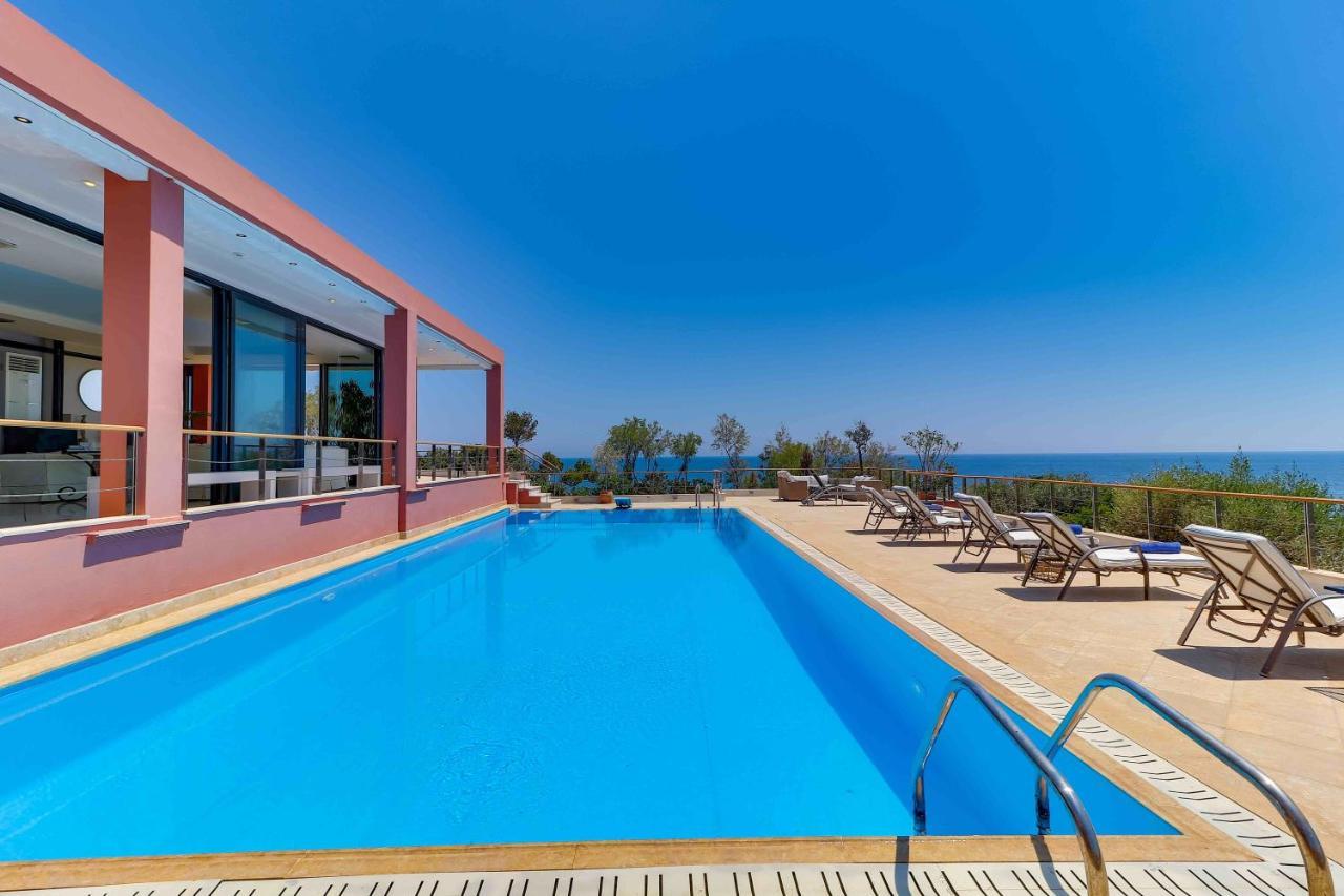 Black Diamond Beachfront Pool Villa Pasithea In Sounio, Athens Соунио Екстериор снимка