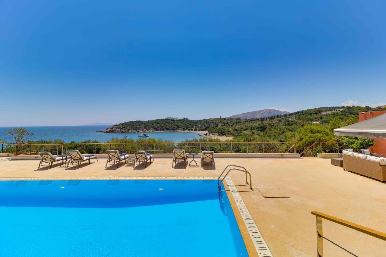 Black Diamond Beachfront Pool Villa Pasithea In Sounio, Athens Соунио Екстериор снимка
