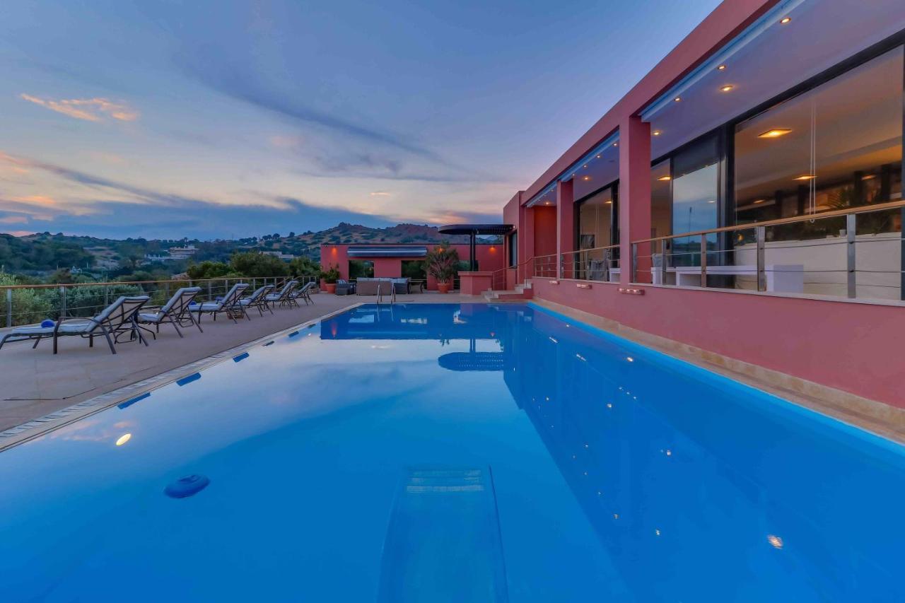 Black Diamond Beachfront Pool Villa Pasithea In Sounio, Athens Соунио Екстериор снимка